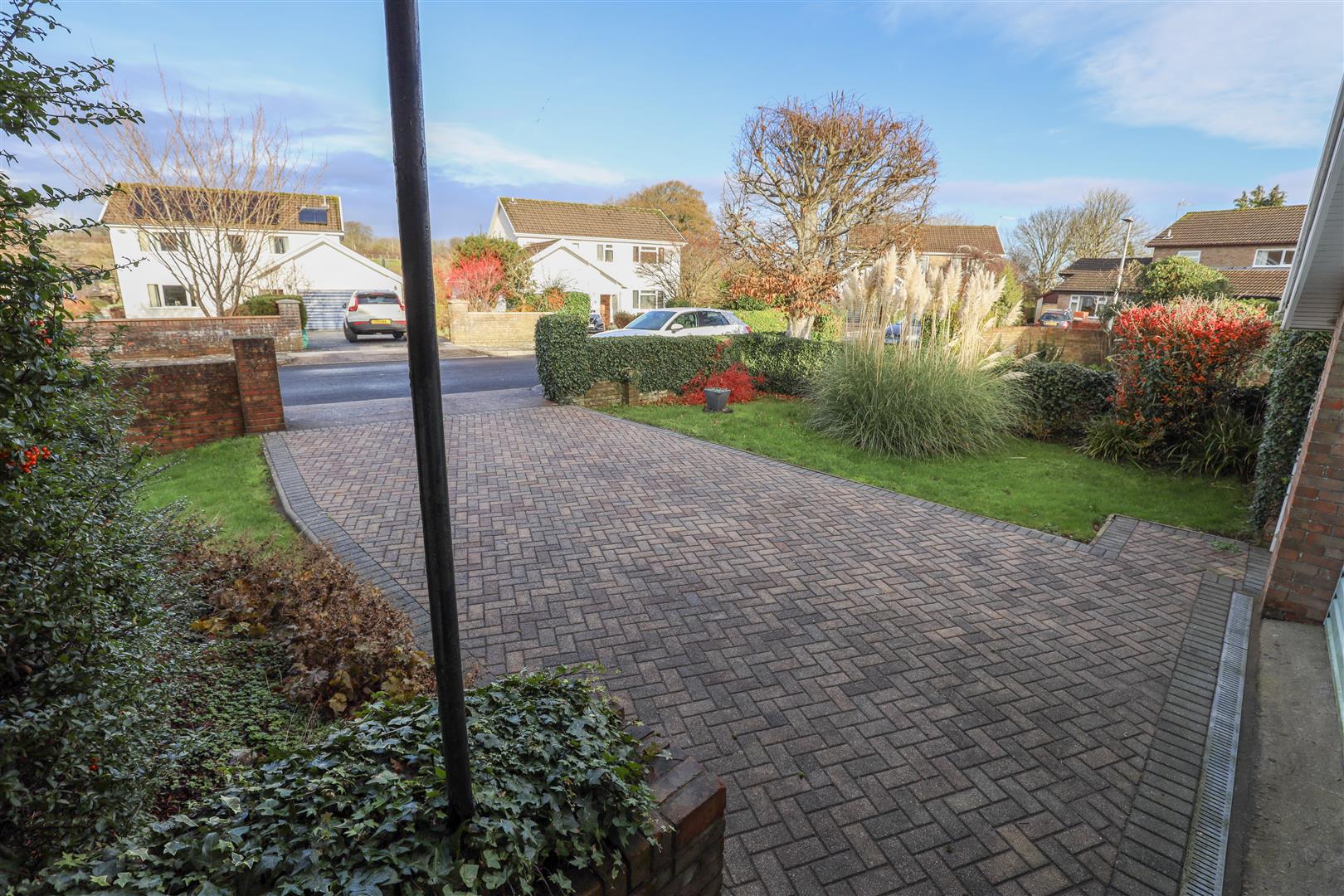 17 Darren Close, Cowbridge, Vale of Glamorgan, CF71 7DE